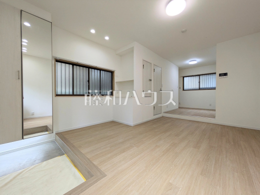 リビング 【武蔵野市境南町4丁目】