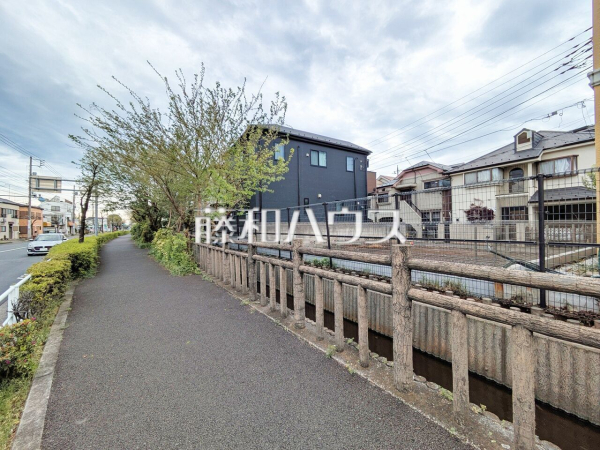 接道状況および現場風景 【東久留米市野火止2丁目】 接道状況および現場風景 【東久留米市野火止2丁目】