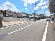 接道状況および現場風景 【八王子市元八王子町3丁目】 接道状況および現場風景 【八王子市元八王子町3丁目】