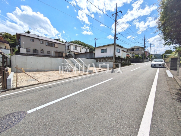 接道状況および現場風景 【八王子市元八王子町3丁目】 接道状況および現場風景 【八王子市元八王子町3丁目】