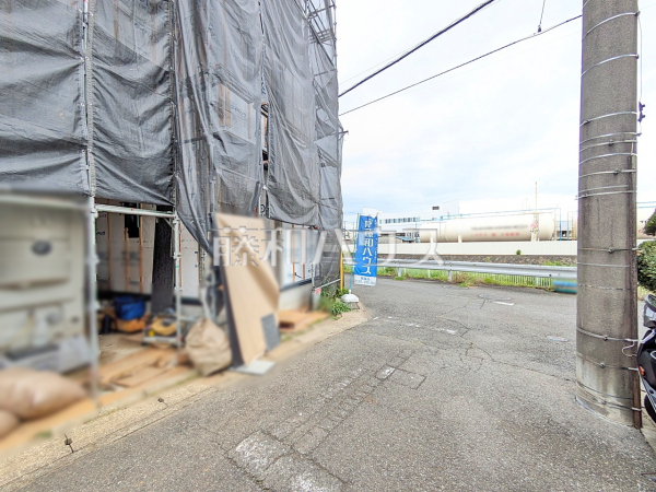 接道状況および現場風景 【志木市上宗岡1丁目】 接道状況および現場風景 【志木市上宗岡1丁目】