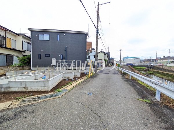 接道状況および現場風景 【志木市上宗岡1丁目】 接道状況および現場風景 【志木市上宗岡1丁目】