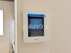TVモニター付きインターホン訪問者がひと目で分かります
TVモニター付きインターホン訪問者がひと目で分かります