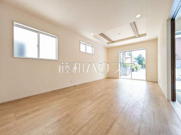 1号棟 たっぷりの日差しや心地良い風が入る、広々としたリビングが魅力 【東久留米市幸町4丁目】 1号棟 たっぷりの日差しや心地良い風が入る、広々としたリビングが魅力 【東久留米市幸町4丁目】
