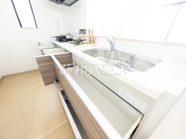 ※家具・小物等は販売対象に含まれておりません。
B号棟 キッチン 【所沢市東所沢4丁目】 ※家具・小物等は販売対象に含まれておりません。
B号棟 キッチン 【所沢市東所沢4丁目】