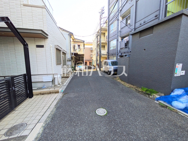 接道状況および現場風景 【杉並区和田1丁目】 接道状況および現場風景 【杉並区和田1丁目】