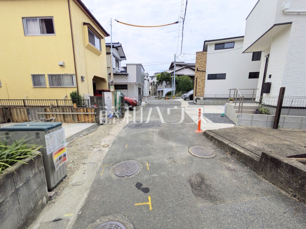 接道状況および現場風景 【福岡市東区香椎駅東1丁目】 接道状況および現場風景 【福岡市東区香椎駅東1丁目】