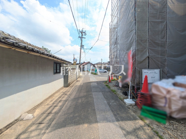接道状況および現場風景 【北名古屋市六ツ師中屋敷】 接道状況および現場風景 【北名古屋市六ツ師中屋敷】