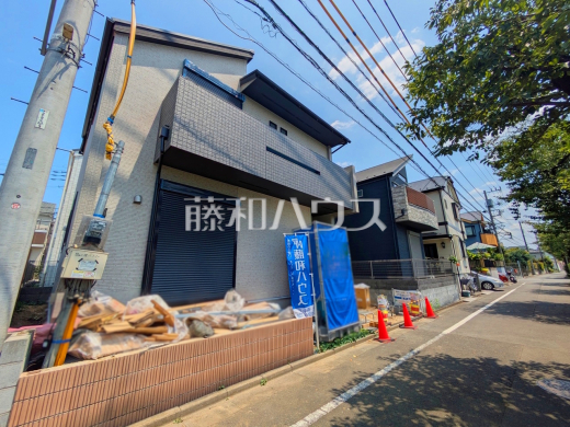 ≪接道状況≫ウォークインクローゼットやパントリーなど収納重視の間取り! 【府中市押立町5丁目】