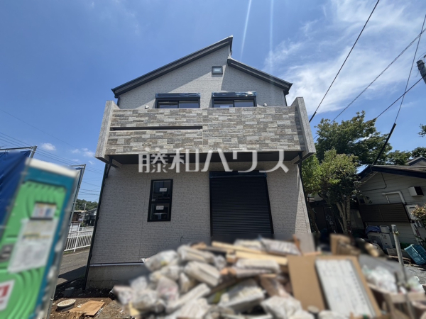 外観 【東村山市諏訪町1丁目】
充実した新たな生活を、「あったらいいな」がある、この地から始めてみませんか?鮮やかな青空と暮らすこの土地で・・・。 外観 【東村山市諏訪町1丁目】
充実した新たな生活を、「あったらいいな」がある、この地から始めてみませんか?鮮やかな青空と暮らすこの土地で・・・。