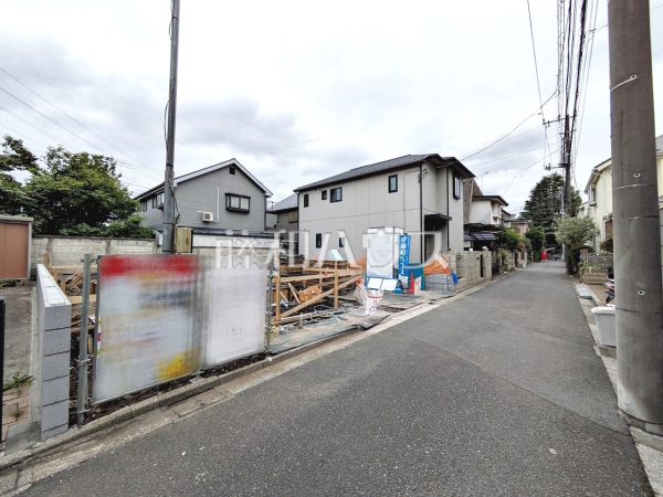 接道状況および現場風景 【三鷹市井口4丁目】 接道状況および現場風景 【三鷹市井口4丁目】
