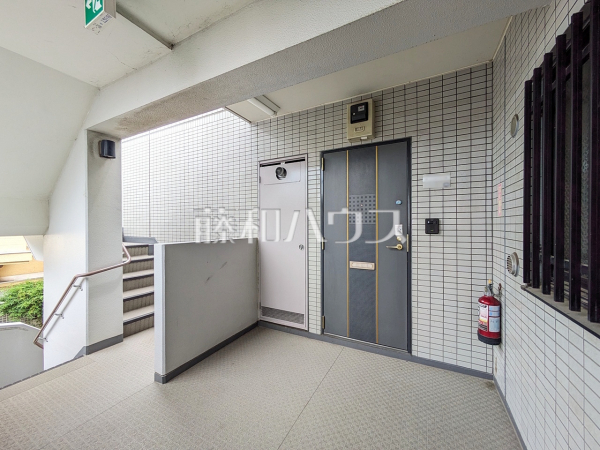 共用部廊下 【クリオ西高島平壱番館】 共用部廊下 【クリオ西高島平壱番館】