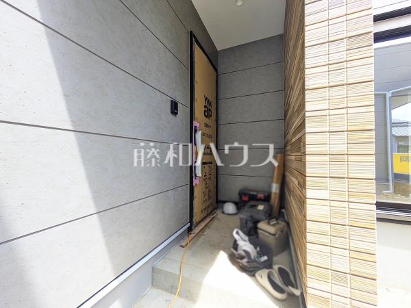 1号棟 玄関 【福岡市早良区飯倉3丁目】 1号棟 玄関 【福岡市早良区飯倉3丁目】