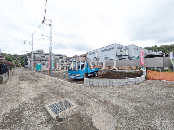 接道状況および現場風景 【八王子市弐分方町】 接道状況および現場風景 【八王子市弐分方町】