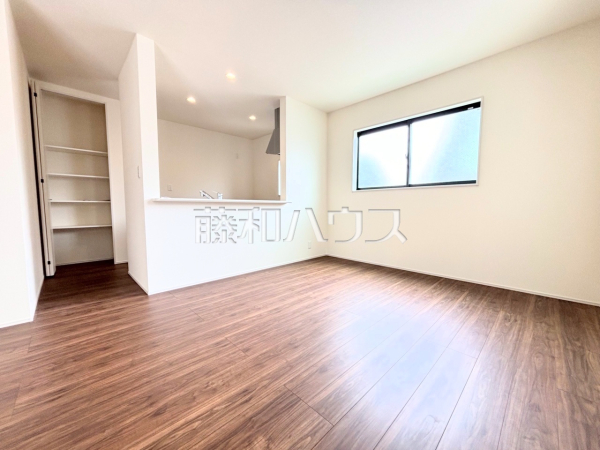 リビング 【東村山市久米川町1丁目】 リビング 【東村山市久米川町1丁目】