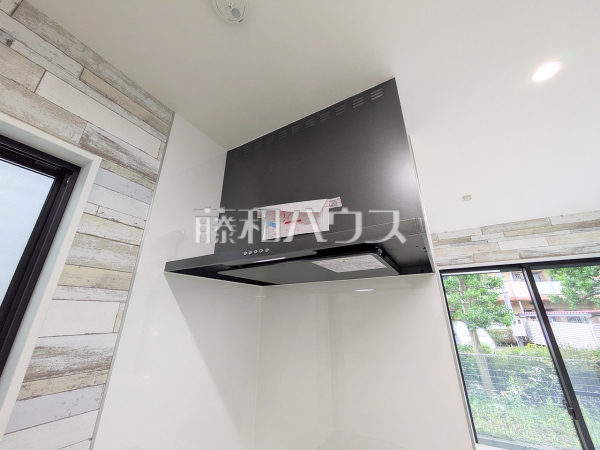 1号棟 レンジフード 【東久留米市柳窪3丁目】 1号棟 レンジフード 【東久留米市柳窪3丁目】