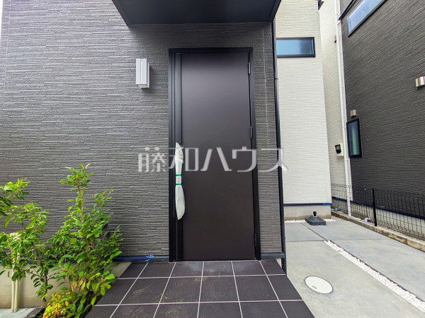 2号棟 玄関 【東久留米市柳窪3丁目】 2号棟 玄関 【東久留米市柳窪3丁目】
