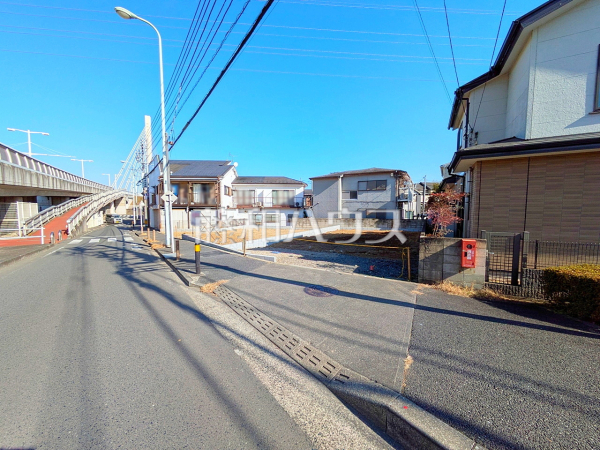 接道状況および現場風景 【日野市百草】 接道状況および現場風景 【日野市百草】