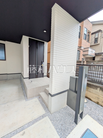 1号棟 玄関 【狛江市和泉本町3丁目】 1号棟 玄関 【狛江市和泉本町3丁目】
