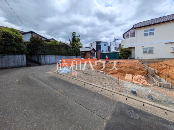 接道状況および現場風景 【福岡市南区屋形原2丁目】 接道状況および現場風景 【福岡市南区屋形原2丁目】