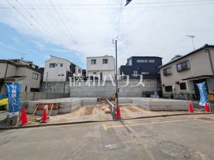 まだまだ建築中ですが、ぜひ現地をご覧になりませんか?基礎・上棟の状態は建築中にしかご覧になれません! 【朝霞市根岸台7丁目】/撮影日2026/07/31