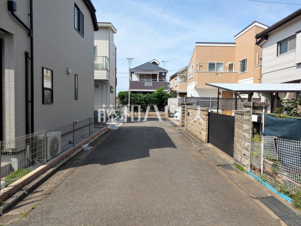 接道状況および現場風景(物件右側) 【東村山市久米川町2丁目】
フリースタイル分譲地で、個性あふれる住まいを実現いたしませんか? 接道状況および現場風景(物件右側) 【東村山市久米川町2丁目】
フリースタイル分譲地で、個性あふれる住まいを実現いたしませんか?