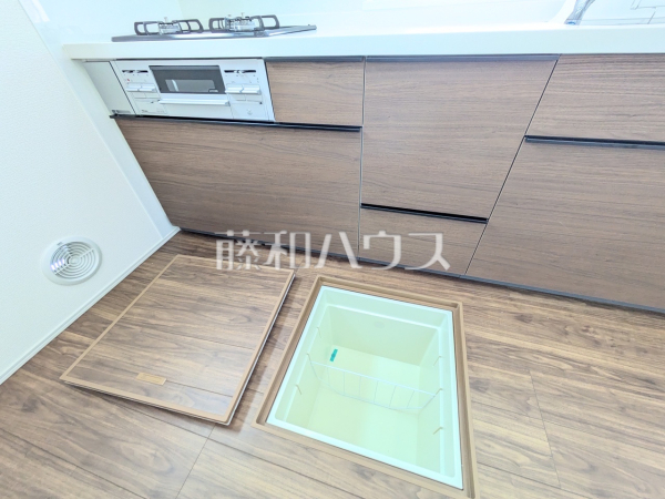 1号棟 キッチン床下収納 【宜野湾市赤道2丁目】 1号棟 キッチン床下収納 【宜野湾市赤道2丁目】