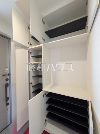 2号棟 玄関収納 【所沢市大字下安松】 2号棟 玄関収納 【所沢市大字下安松】