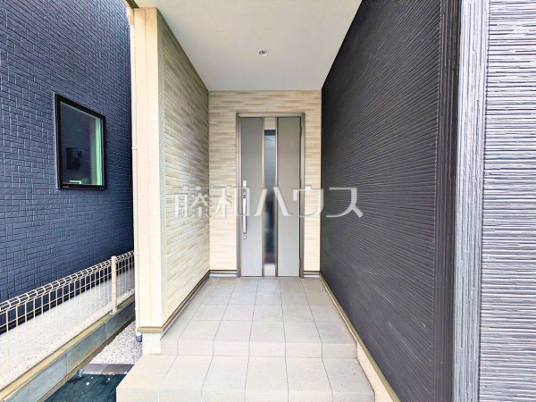 2号棟 玄関 【所沢市大字下安松】 2号棟 玄関 【所沢市大字下安松】
