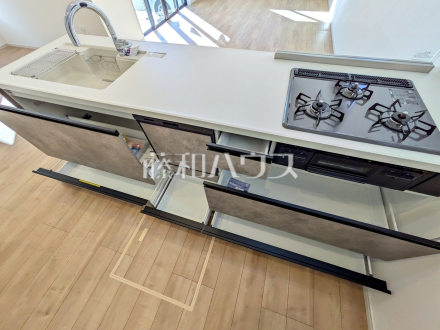 キッチン収納 調理器具や調味料などが入れられる収納です 【西東京市芝久保町4丁目】/撮影日2026/10/01