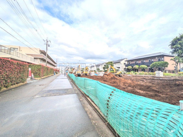接道状況および現場風景 【東大和市仲原4丁目】 接道状況および現場風景 【東大和市仲原4丁目】