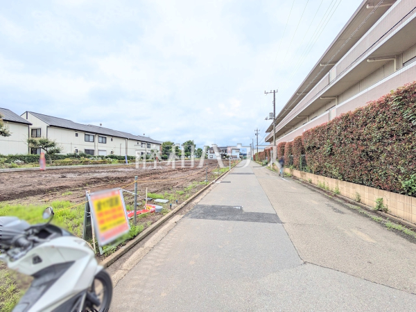 接道状況および現場風景 【東大和市仲原4丁目】 接道状況および現場風景 【東大和市仲原4丁目】