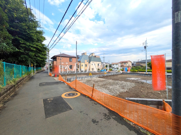 接道状況および現場風景 【府中市清水が丘2丁目】 接道状況および現場風景 【府中市清水が丘2丁目】