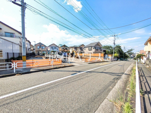 接道状況および現場風景 【八王子市椚田町】平日のご案内も可能です。まずはお気軽にお問合せ下さいませ