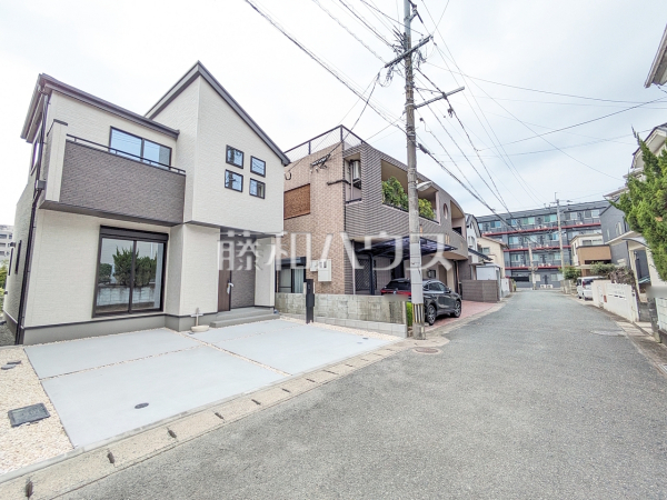 1号棟 接道状況および現場風景 【福岡市南区西長住3丁目】 1号棟 接道状況および現場風景 【福岡市南区西長住3丁目】