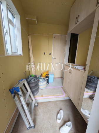 2号棟 玄関(施工中) 【府中市四谷3丁目】 2号棟 玄関(施工中) 【府中市四谷3丁目】