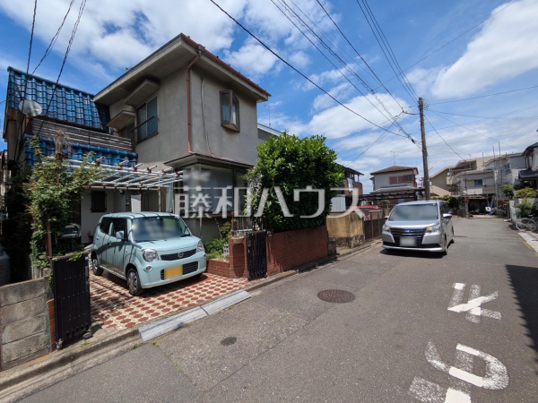 接道状況および現場風景(古家あり) 【東大和市奈良橋5丁目】 接道状況および現場風景(古家あり) 【東大和市奈良橋5丁目】