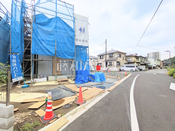 接道状況および現場風景 【三鷹市新川4丁目】 接道状況および現場風景 【三鷹市新川4丁目】