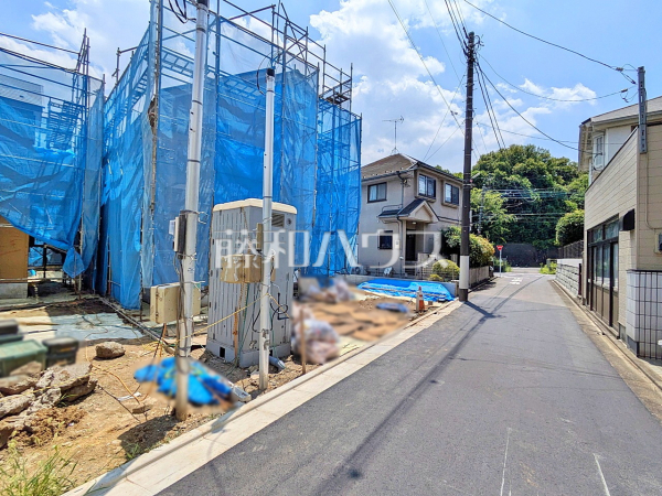 接道状況および現場風景 【三鷹市新川4丁目】 接道状況および現場風景 【三鷹市新川4丁目】