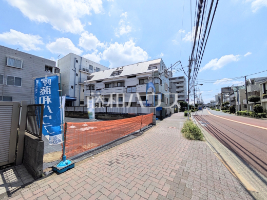 接道状況および現場風景 【三鷹市下連雀7丁目】