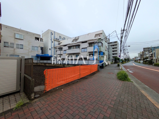 接道状況および現場風景 【三鷹市下連雀7丁目】