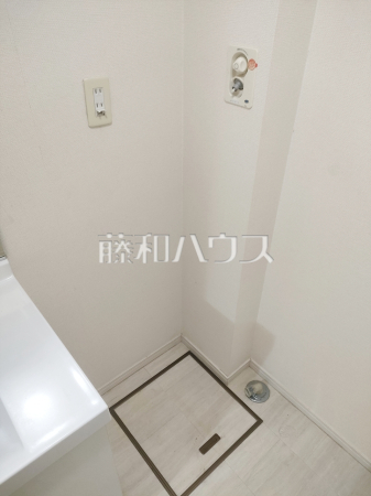 洗濯機置き場 【狛江市東野川4丁目】 洗濯機置き場 【狛江市東野川4丁目】
