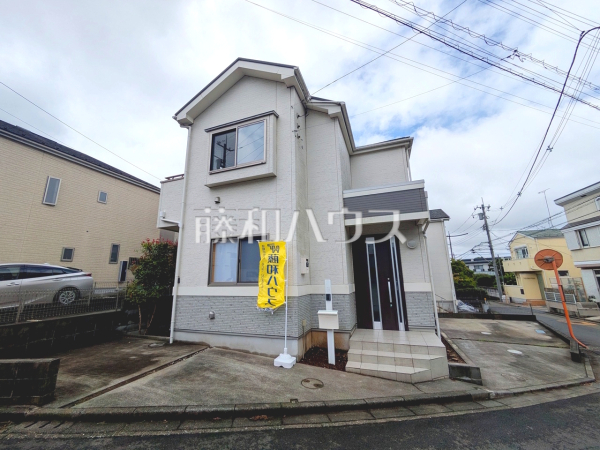 ≪外観≫モダンスタイリッシュな外観は永年お住まいになっても飽きの来ないシンプルな印象を与えてくれます。 【多摩市東寺方】 ≪外観≫モダンスタイリッシュな外観は永年お住まいになっても飽きの来ないシンプルな印象を与えてくれます。 【多摩市東寺方】