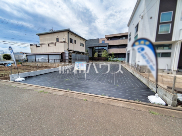 現地写真 【清瀬市野塩1丁目】前面道路約5.9mなので、運転が少し苦手な方でも運転・駐車がしやすそうですね 現地写真 【清瀬市野塩1丁目】前面道路約5.9mなので、運転が少し苦手な方でも運転・駐車がしやすそうですね