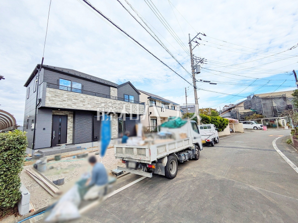 接道状況および現場風景 【多摩市聖ヶ丘2丁目】 接道状況および現場風景 【多摩市聖ヶ丘2丁目】