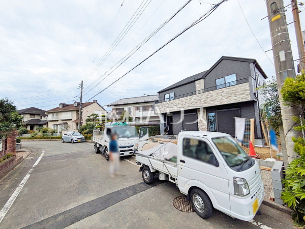 接道状況および現場風景 【多摩市聖ヶ丘2丁目】 接道状況および現場風景 【多摩市聖ヶ丘2丁目】