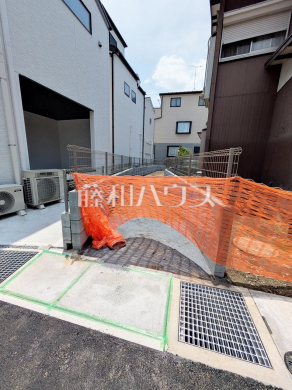 接道状況および現場風景 【川崎市多摩区菅稲田堤2丁目】