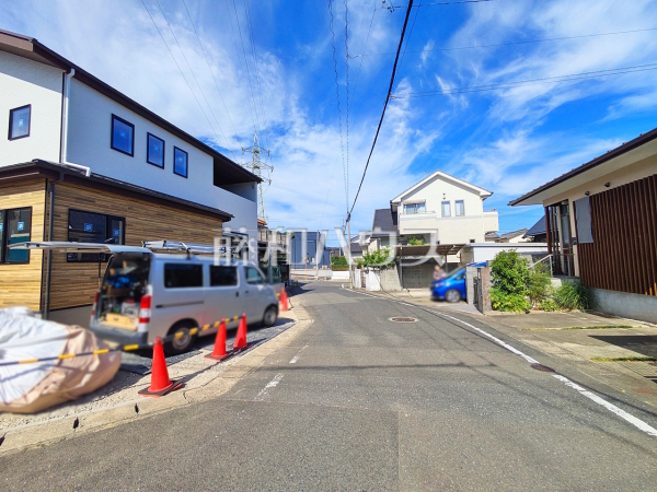 接道状況および現場風景 【福岡市東区雁の巣1丁目】 接道状況および現場風景 【福岡市東区雁の巣1丁目】