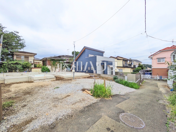 接道状況および現場風景 【昭島市郷地町1丁目】 接道状況および現場風景 【昭島市郷地町1丁目】