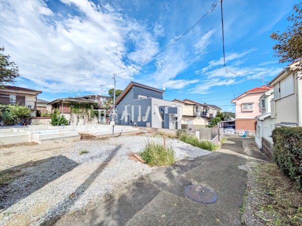 接道状況および現場風景 【昭島市郷地町1丁目】 接道状況および現場風景 【昭島市郷地町1丁目】